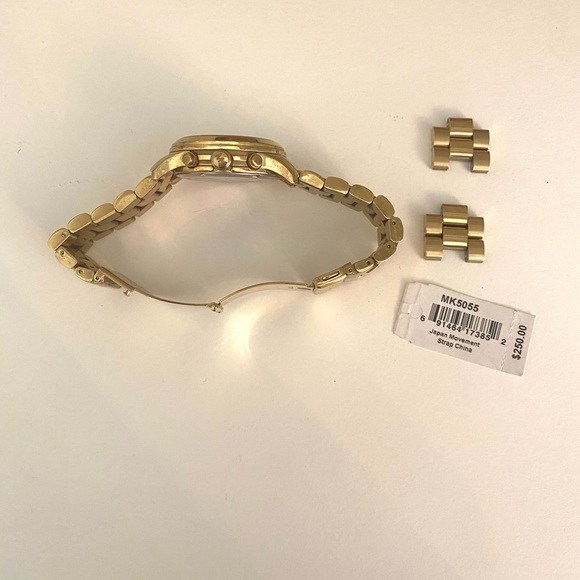 Michael Kors Gold Watch - Picture 4 of 4